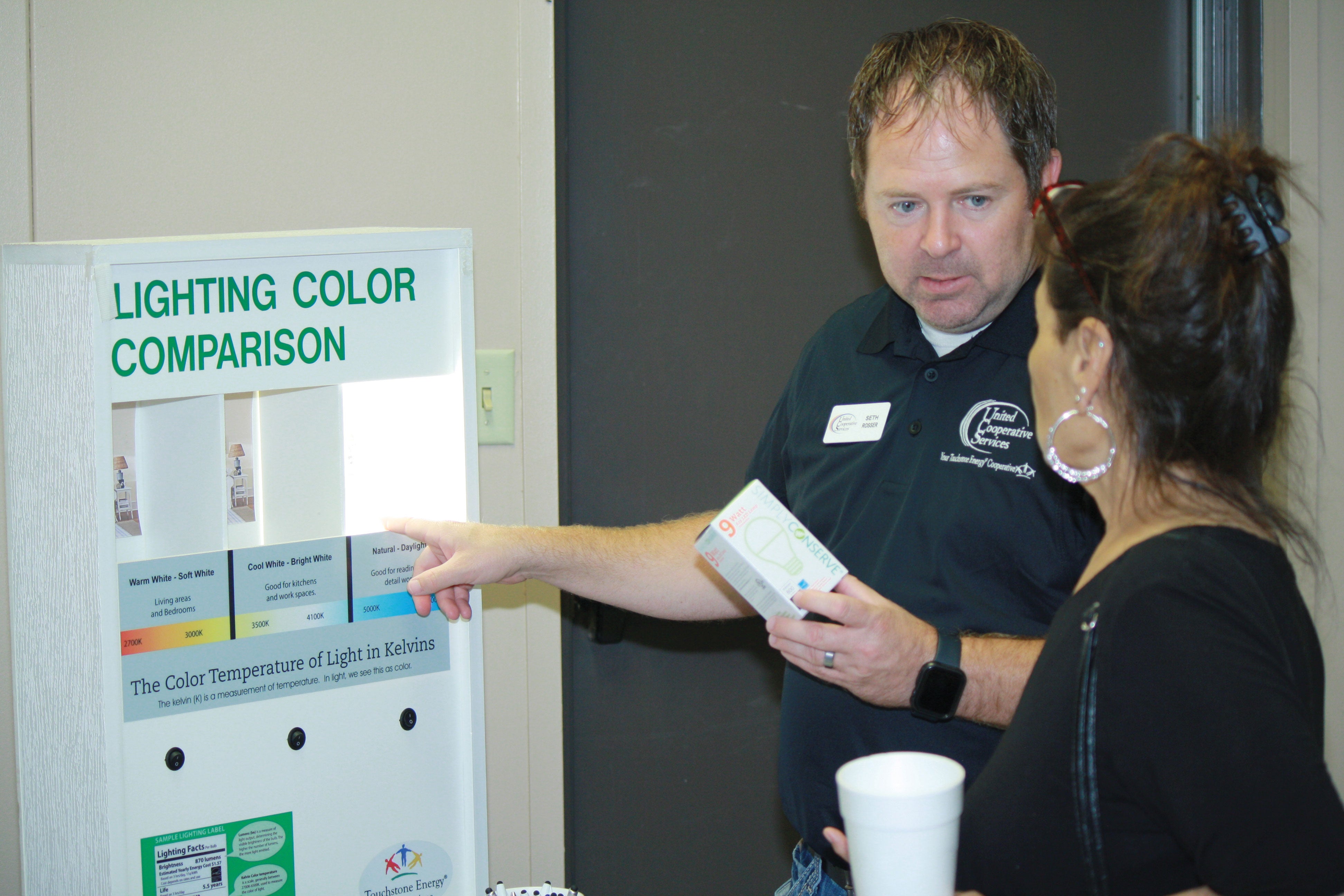United hosts members for lunch