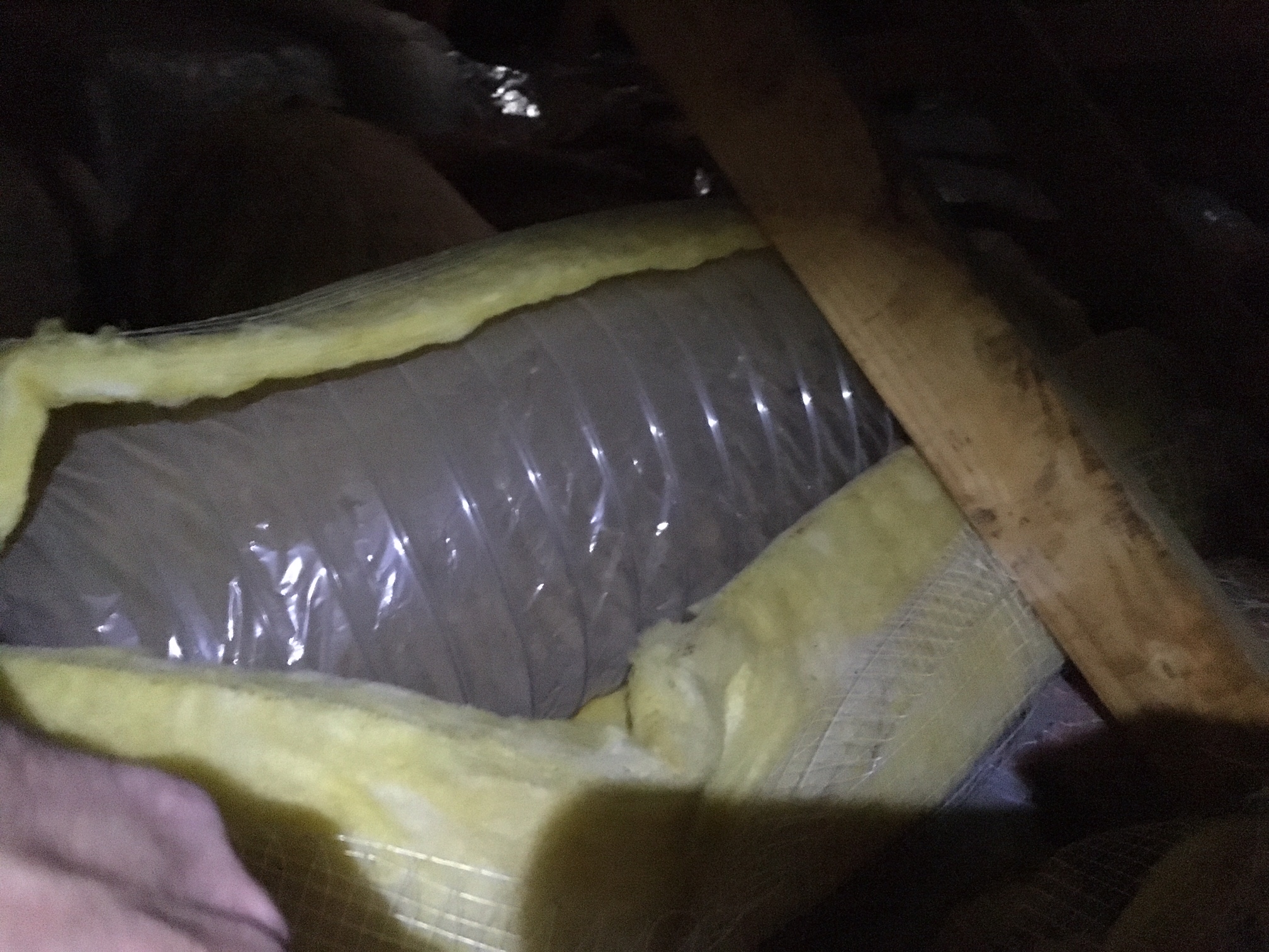 Uninsulated duct.